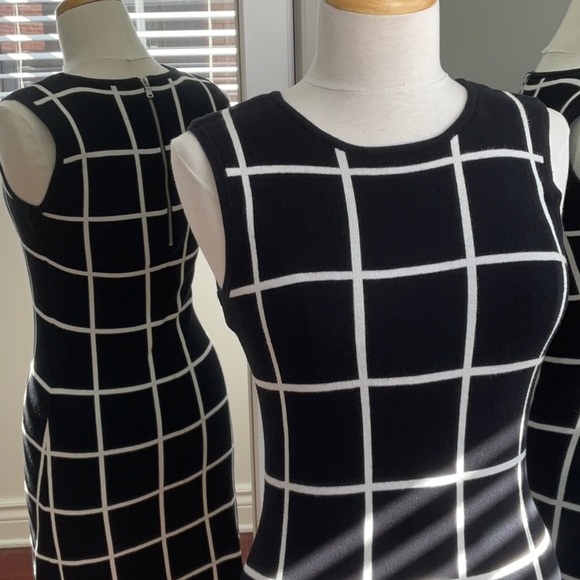 Lauren Ralph Lauren Navy & White Sleeveless knit Midi Dress / Size Small - Picture 3 of 15